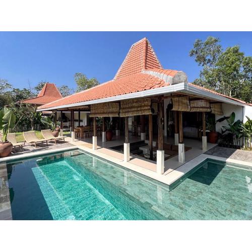 Villa Joglo Catalina