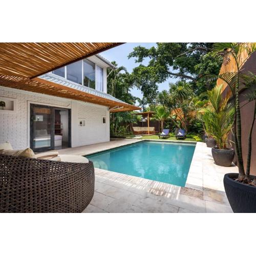 Villa Julietta, 4 BR in the heart of Seminyak