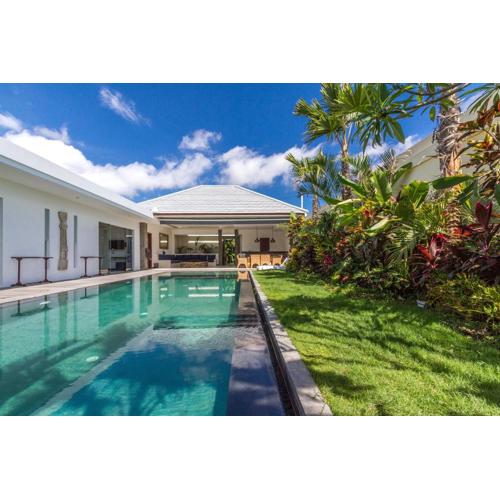 Villa Juna - Beautiful 3 Bedroom in Seminyak