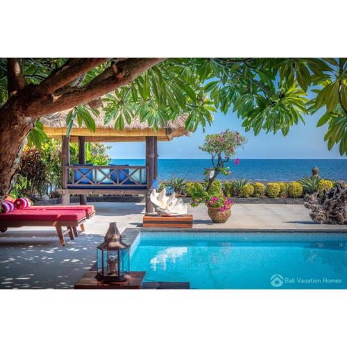 Villa Kamboja - Intimate Luxury Lovina Beach Villa