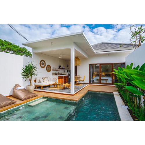 Villa Karina - Sumptuous 1BR Private Luxury Villa Walking Distance to Nyanyi Beach