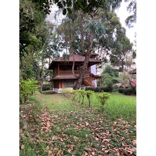 Villa Kayu Puncak by Henny Ariastoeti