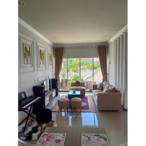 Villa keluarga Pandansari Dua