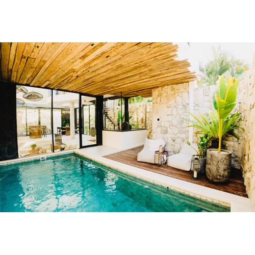 Villa KHAYU Seminyak Cozy 2BR Villa - Only 900 Meters to the Beach