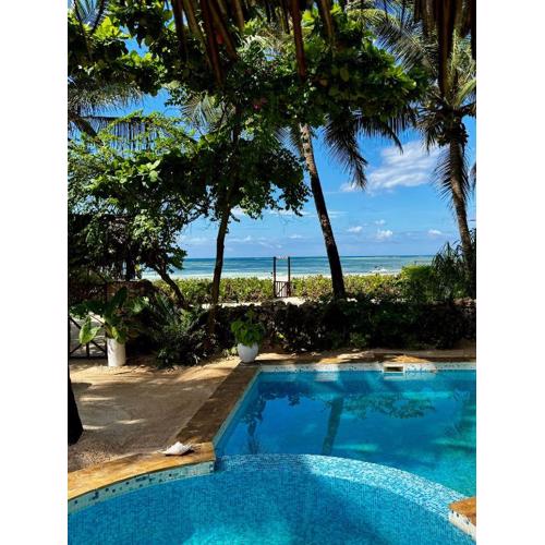 Villa Kipara - Sea front with Private Pool & Jacuzzi