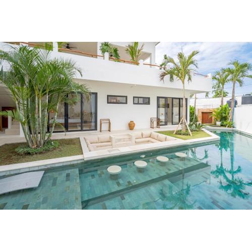 Villa Kleoa - Luxury 4 Bedrooms Villa Walking Distance to Seseh Beach