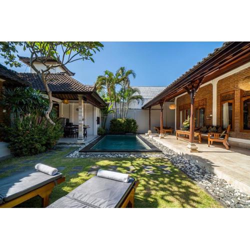 Villa Kori Bali Kubu, 9 people maximum, close to Seminyak Beach