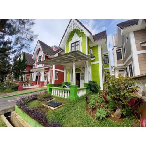 Villa kota bunga at puncak bogor free ac & wh