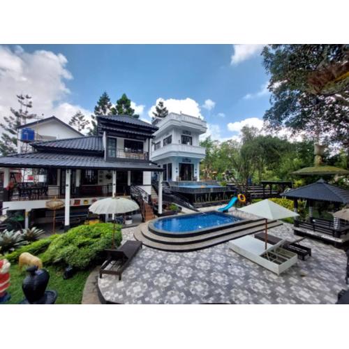 Villa kota bunga puncak bogor dengan 2 kolam privat & biliard