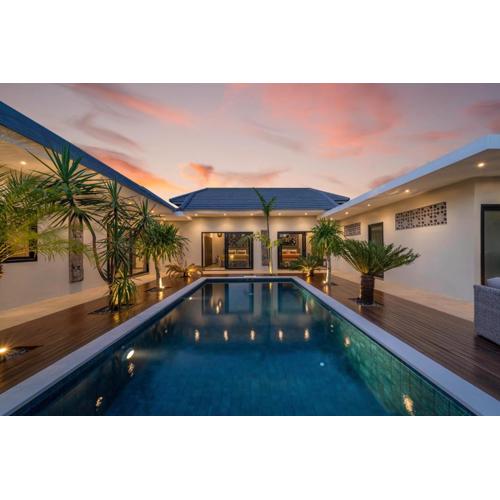 Villa Koya : Luxurious and Modern 3BR Villa in Seminyak!