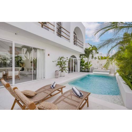 Villa Las Casas 2 by BaliSuperHost