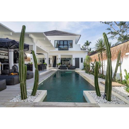 Villa Laut, Sumptuous 4BR Luxury Villa within Walking Distance to Seseh Beach