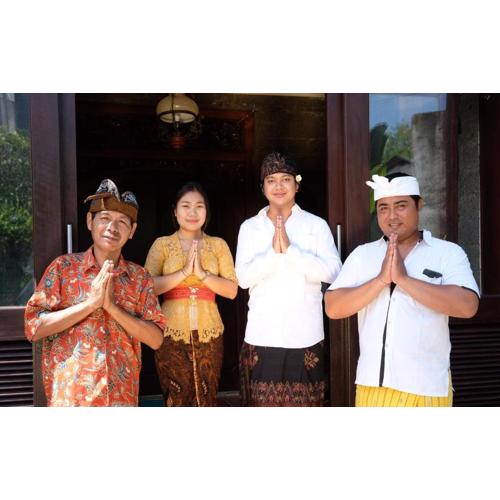 Villa Layang Bulan a homey guesthouse for men near the beach in North Kuta