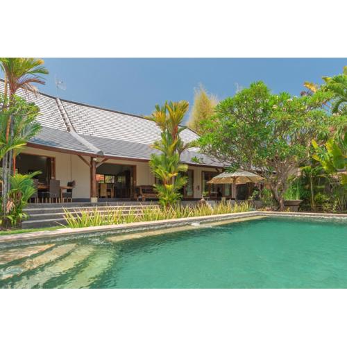 Villa Lotus Kayuputih