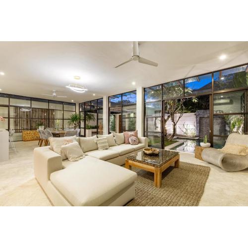 Villa Lumut 3 Bedrooms Central Seminyak