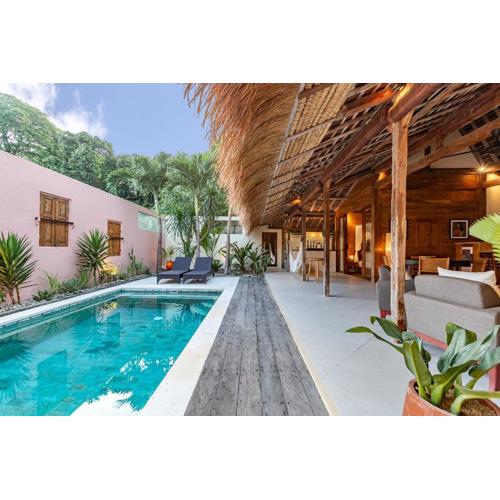 Villa Madah - Secluded & Romantic Retreat 1BR Near Umalas with Private Pool & View