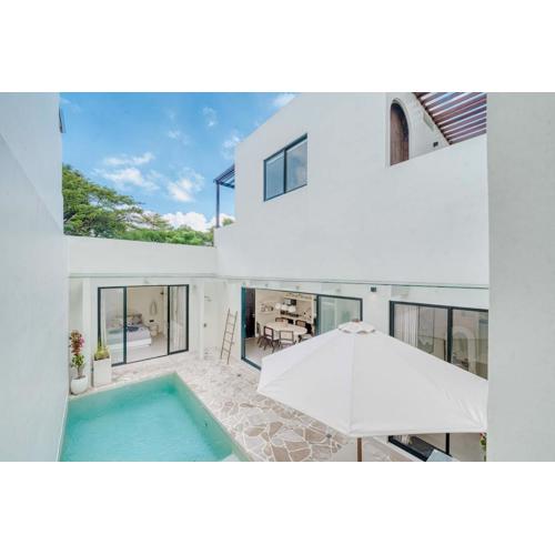 Villa Madame 3BR Villa Private Pool in Berawa