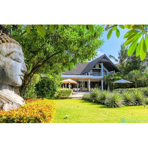 Villa Mahkai - Family and friends Estate!