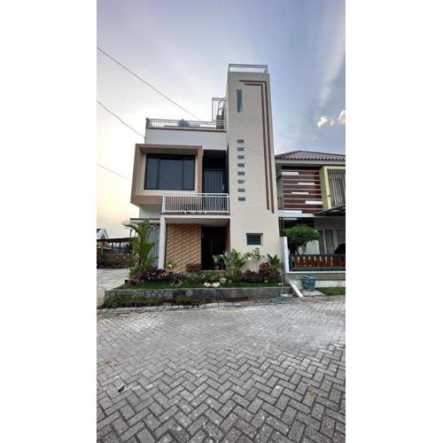 Villa makota kota batu