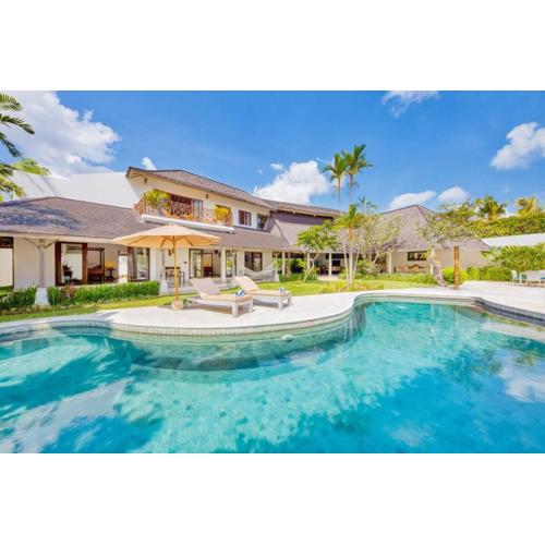 Villa Manhattan - Luxurious 4 BDR Villa, huge pool