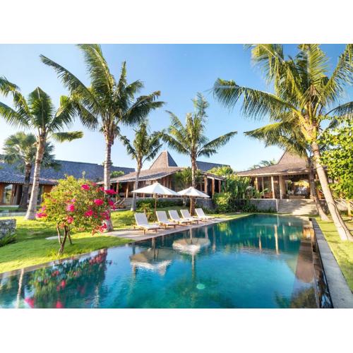 Villa Mannao by Villa Finder