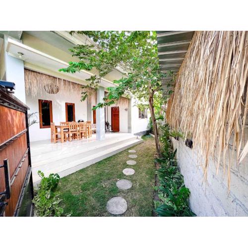 Villa Maulana - 3 Bedroom Home in Central Kuta