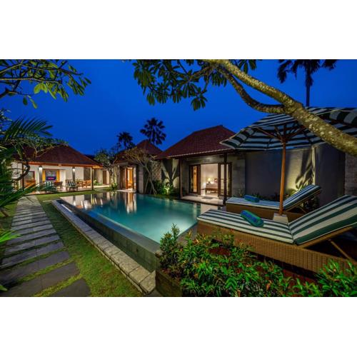 Villa MD 2 Stylish 3 BR w/ Sunny Pool at Prime Eat Street