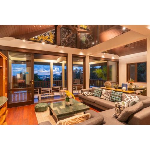 Villa Melita 5 bedrooms, hillside location with pool and seaview