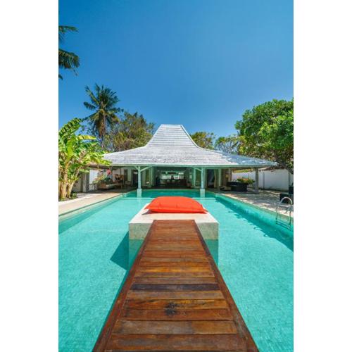 Villa Merano - Huge pool - Meno