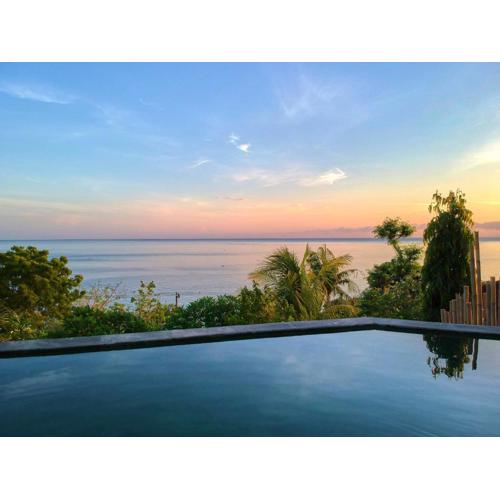Villa Mimpi Manis infinity pool&180°Ocean view