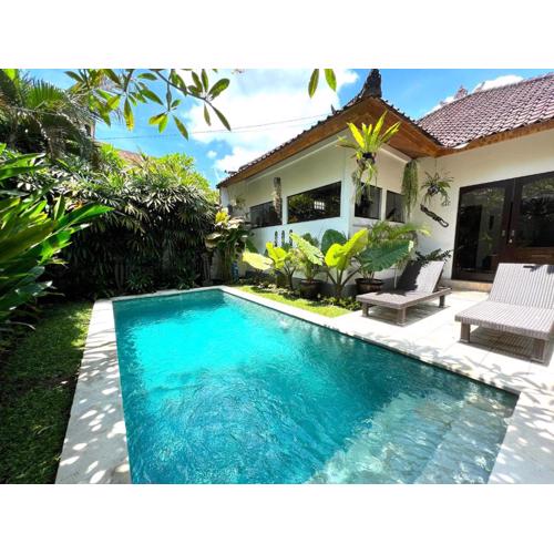 Villa MONTI - LEGIAN - SEMINYAK - Lovely 2 Bedroom Villa - Great Location !