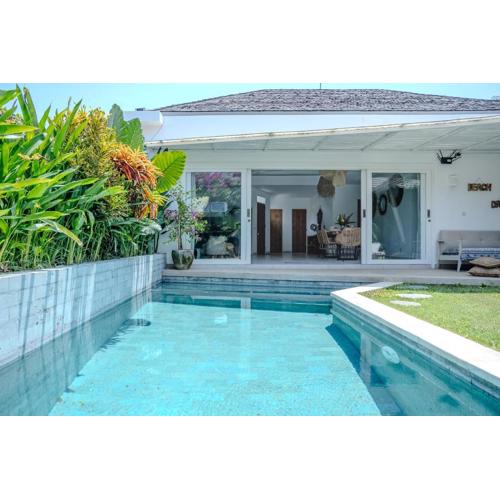 Villa Mylandro - Beautiful 3BR Private Villa with Pool in the Heart of Canggu