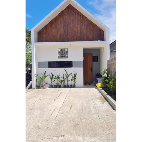 Villa Nausyagha House Yogyakarta