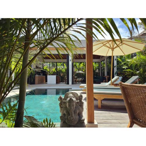 Villa Nelaya - Modern 3BR Retreat Private Pool Walk to the Beach