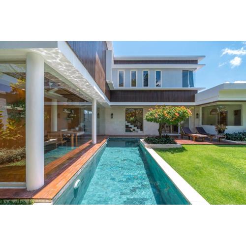 Villa Nestor - New Contemporary 3bd villa next to the Beach