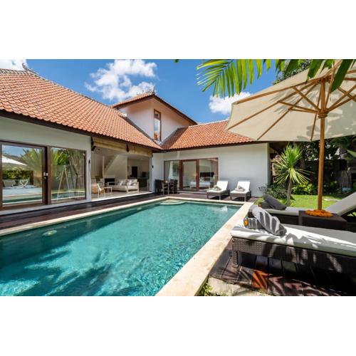 Villa Nolan, 3 Bedrooms Private Villa Near Canggu