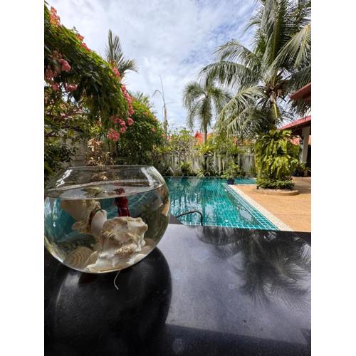 Villa on Panwa with 2 house keepers