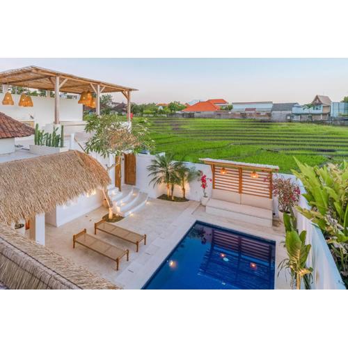 Villa PACA - Rooftop, Outdoor Cinema & 2 Pools Overlooking Rice Fields