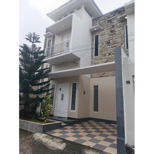 Villa Panda kota wisata batu