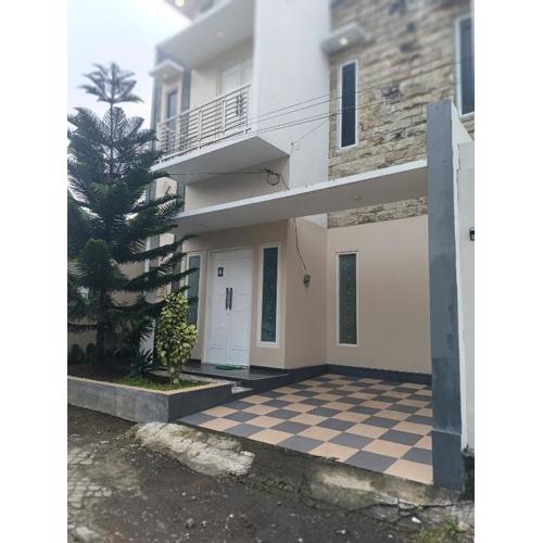 Villa panda kota wisata batu