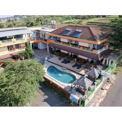 Villa Panderman Indah