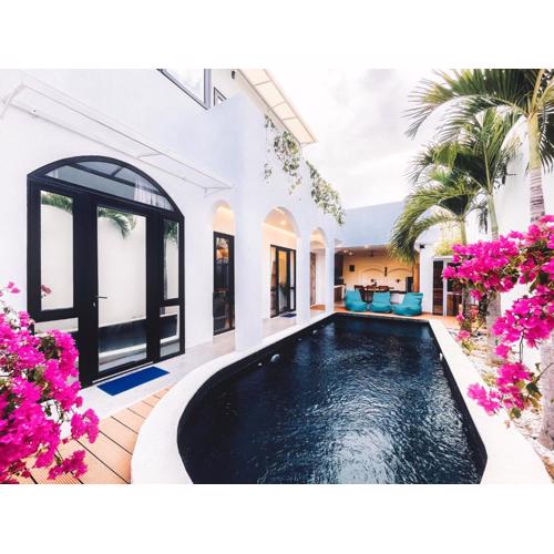 Villa Paros 3BR Greek Island Villa in Seminyak