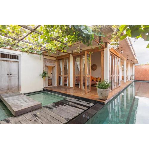 Villa Pisces - 2 Bedrooms Villa with Private Pool at Kerobokan