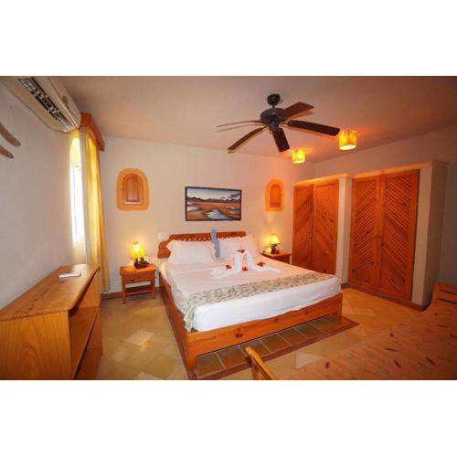 Villa Playa Bonita, Pool, Tropical Gardens