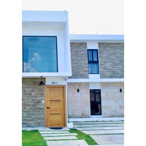 Villa Primaveral con Piscina Privada