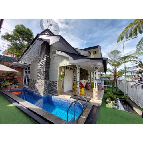 Villa puncak bogor 4 BR di kota bunga lengkap dengan kolam & biliard