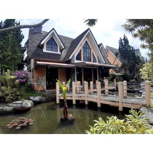 Villa puncak bogor at kota bunga ada karoke & AC