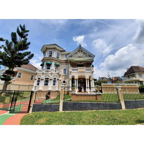 Villa puncak bogor di kota bunga 5 kamar ada kolam