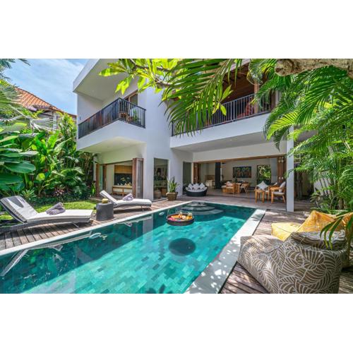 Villa Puri Aman - 3BR Private Pool Villa in Canggu with Garden Oasis, Near Beach