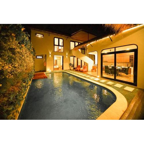 Villa Raaadha 3BR modern design villa center of seminyak